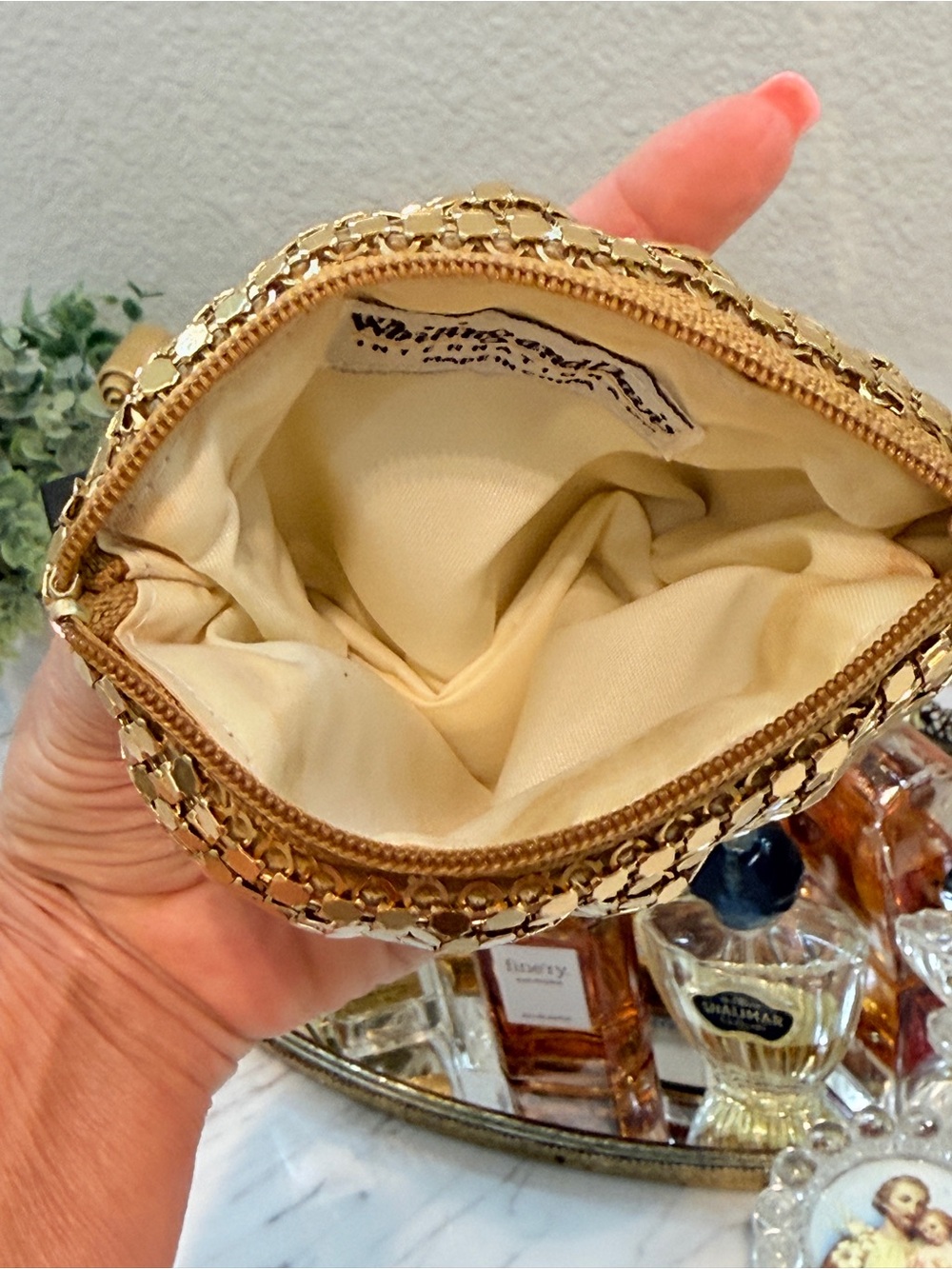 Whiting & Davis Gold Metal Mesh Padded Coin Purse - Picture 4 of 10